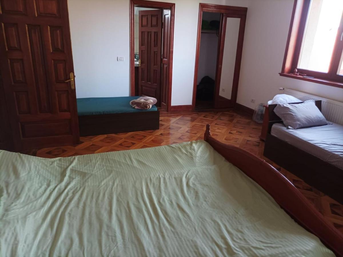 Casa De Vacanta Târgu Jiu Eksteriør billede